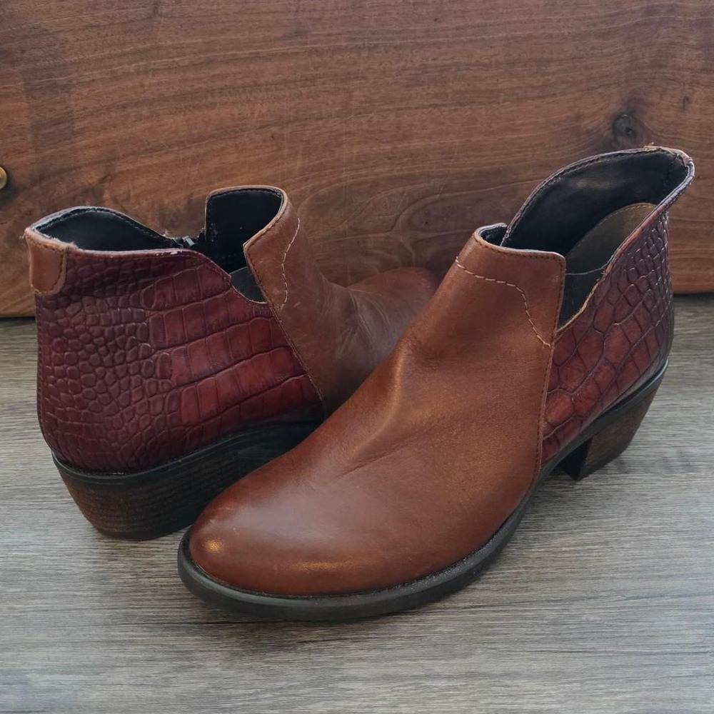 David Tate Italian Leather Brown Crocodile Embossed Ankle Boots Womens 7.5 N